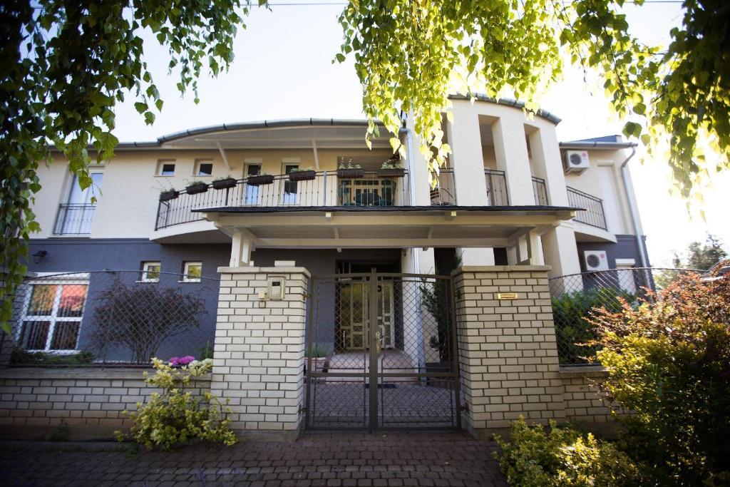 Csenge Villa Шиофок Экстерьер фото