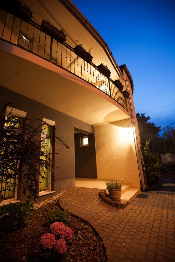 Csenge Villa Шиофок Номер фото